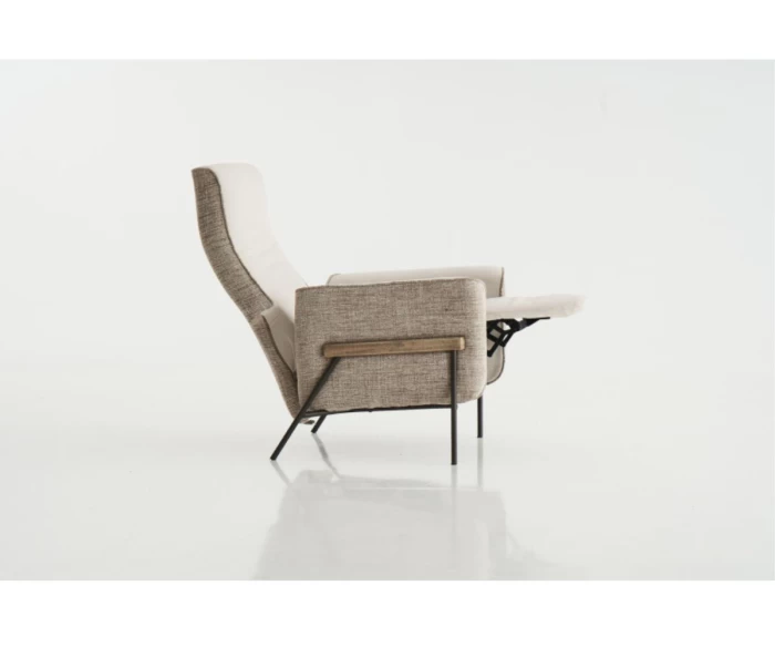 Η πολυθρόνα DYNASTY είναι ιδανική για όσους αναζητούν πολυθρόνες relax με μοντέρνο σχεδιασμό και εργονομική άνεση. Με μηχανισμό ανάκλισης και υψηλή ποιότητα κατασκευής, αποτελεί μια ολοκληρωμένη λύση για σύγχρονους χώρους χαλάρωσης.