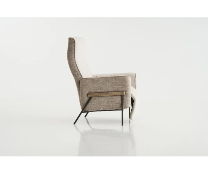 Η πολυθρόνα DYNASTY είναι ιδανική για όσους αναζητούν πολυθρόνες relax με μοντέρνο σχεδιασμό και εργονομική άνεση. Με μηχανισμό ανάκλισης και υψηλή ποιότητα κατασκευής, αποτελεί μια ολοκληρωμένη λύση για σύγχρονους χώρους χαλάρωσης.