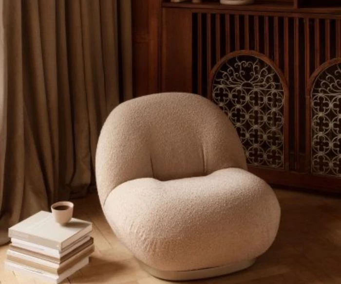 Η πολυθρόνα ZEN είναι ιδανική για όσους αναζητούν μοντέρνες πολυθρόνες με minimal σχεδιασμό και εργονομική άνεση. Με επιλογή σταθερής ή περιστρεφόμενης βάσης και δυνατότητα εξατομίκευσης υφασμάτων, αποτελεί μια ολοκληρωμένη λύση για σύγχρονους οικιακούς και επαγγελματικούς χώρους.