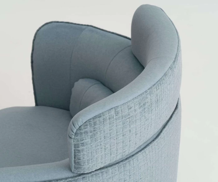 Η πολυθρόνα GAMMA είναι ιδανική για όσους αναζητούν μοντέρνες πολυθρόνες σαλονιού με άνετο κάθισμα και εργονομικό σχεδιασμό. Με στρογγυλή πλάτη και ποιοτικά υλικά, προσφέρει υψηλή αισθητική και καθημερινή χαλάρωση.