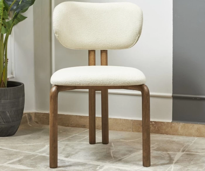 Η ξύλινη καρέκλα τραπεζαρίας είναι ιδανική για όσους αναζητούν μοντέρνες καρέκλες dining με υψηλή ποιότητα κατασκευής. Κατάλληλη για οικιακή και επαγγελματική χρήση, προσφέρει άνεση, αντοχή και κομψότητα.