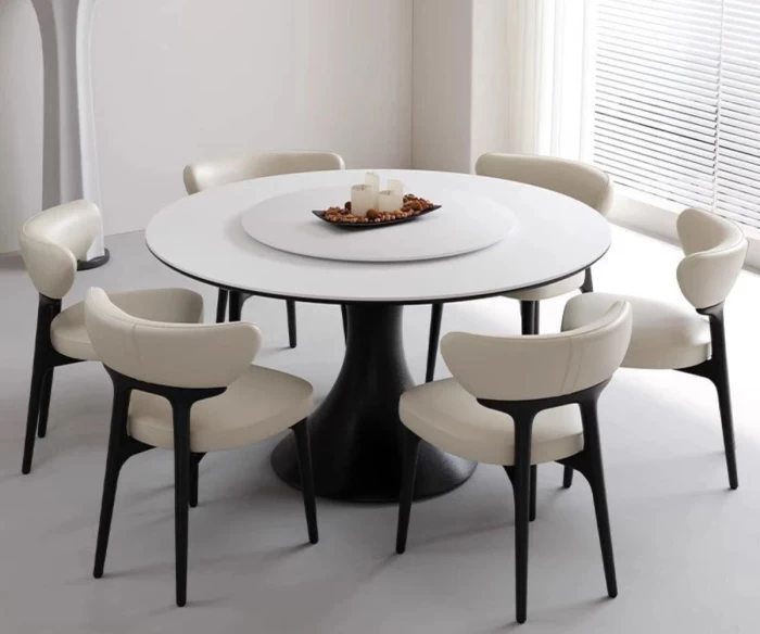 Η καρέκλα SONIA είναι ιδανική για όσους αναζητούν μοντέρνες καρέκλες τραπεζαρίας με ξύλινο σκελετό και άνετο κάθισμα. Με mid-century design και υψηλή ποιότητα κατασκευής, αποτελεί εξαιρετική επιλογή για κάθε σύγχρονο χώρο.