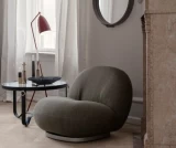 Η πολυθρόνα ZEN είναι ιδανική για όσους αναζητούν μοντέρνες πολυθρόνες με minimal σχεδιασμό και εργονομική άνεση. Με επιλογή σταθερής ή περιστρεφόμενης βάσης και δυνατότητα εξατομίκευσης υφασμάτων, αποτελεί μια ολοκληρωμένη λύση για σύγχρονους οικιακούς και επαγγελματικούς χώρους.